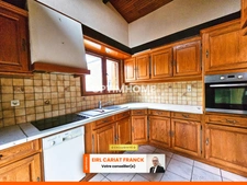 MAISON D’ARCHITECTE DE PLAIN-PIED SUR 80 M² AVEC GARAGE L'ENSEMBLE SUR 2339 M² DE TERRAIN CLOS