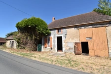 Maison  à rénover, à fort potentiel à la campagne, proche de Cluis (36)