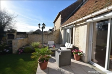 Maison de bourg, avec charmant jardin clos de mur, 88m²