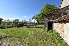 Ensemble de 3 maisons avec grande piscine, dans son écrin de verdure de 2,5 hectares