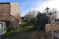 Maison de bourg, avec charmant jardin clos de mur, 88m²