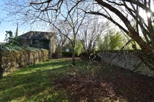 Maison de bourg, avec charmant jardin clos de mur, 88m²