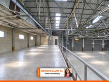 Entrepot de plus de 1500m², avec panneaux solaires et production d'électricité (36)