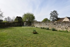 Charmante maison de bourg, avec garage et jardin