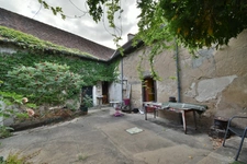 Ancien Restaurant / Maison 4 pièces 119m² à renover à Luant