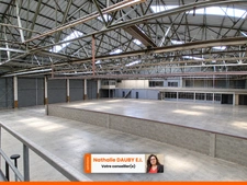 Entrepot de plus de 1500m², avec panneaux solaires et production d'électricité (36)
