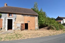 Maison  à rénover, à fort potentiel à la campagne, proche de Cluis (36)