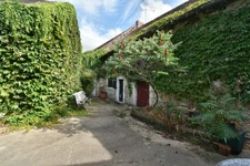 Ancien Restaurant / Maison 4 pièces 119m² à renover à Luant