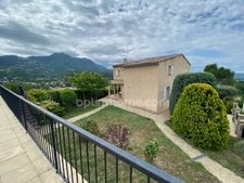 A VENDRE, Maison familiale de 178m² avec piscine, garages et vue splendide à Digne-les-Bains