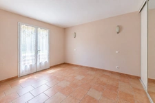 A vendre Maison arborée et clôturée type 5 sur Estoublon (04)