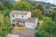 A vendre Propriété arborée et clôturée (04) avec 2 maisons individuelles