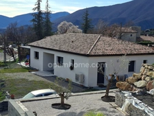 A VENDRE— Maison contemporaine lumineuse - 5 pièces LE BRUSQUET (04)