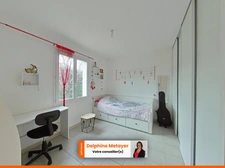 Maison de plain-pied, familiale 4 chambres avec piscine et prestations modernes, proche Fréjus et Saint-Raphaël