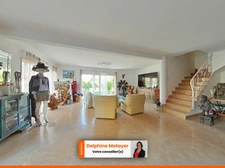 Ensemble immobilier de charme, 2 maisons, 240 m² habitables, terrain 2 400 m² avec piscine