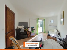 MAISON DE CHARME À LORGUES (83510), 217 M²,  PISCINE, JARDIN & COMMODITÉS À PIED