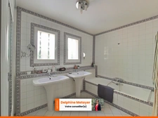 MAISON DE CHARME À LORGUES (83510), 217 M²,  PISCINE, JARDIN & COMMODITÉS À PIED