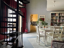 Appartement lumineux en duplex 2 chambres et grande mezzanine dans résidence arborée et sécurisée avec piscine