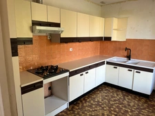 Maison lumineuse et bien entretenue de 3 chambres sur entresol  aménageable à RIBERAC (24)