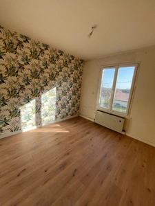Maison lumineuse et bien entretenue de 3 chambres sur entresol  aménageable à RIBERAC (24)