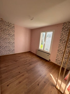 Maison lumineuse et bien entretenue de 3 chambres sur entresol  aménageable à RIBERAC (24)