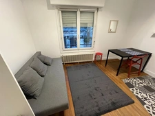 Très bel ensemble immobilier avec jardin et piscine proposant 2 maisons non mitoyennes  et un immeuble de 5 studios avec rentabilité locative
