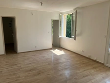 Maison saine, lumineuse et évolutive de 5 pièces au calme sur jardin clos avec fort potentiel d'agrandissement à PESSAC proche Haut Leveque (33)