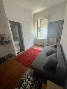 Très bel ensemble immobilier avec jardin et piscine proposant 2 maisons non mitoyennes  et un immeuble de 5 studios avec rentabilité locative