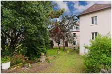 Maison bourgeoise 4 chambres avec combles aménageables et local commercial au coeur de SOUILLAC (46)