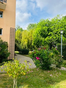 Appartement lumineux en duplex 2 chambres et grande mezzanine dans résidence arborée et sécurisée avec piscine