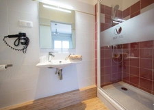 Charente-Maritime (17), A Vendre Murs et Fonds Hôtel-Bureau Piscine Spa de charme 23 N° Proche Océan ILE D'OLERON