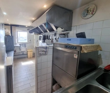 CHARENTE-MARITIME (17) proche MARENNES à vendre le Fonds de commerce d'une charmante PIZZERIA très réputée.  