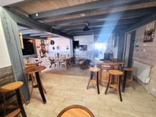ST-PIERRE D'OLÉRON, emplacement N°1, A Vendre Bar à bières et Tapas d'ambiance esprit Pub irlandais