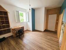DOLUS D'OLÉRON (17) emplac n°1 en coeur de ville, A Louer Local/Bureau de 73m² donc 45m² de surface commerciale