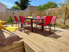 EXCLU CAPIFRANCE A Vendre ILE D'OLERON (17) en coeur village - Résidence para-hôtelière 11 meublés 3* proche plage   