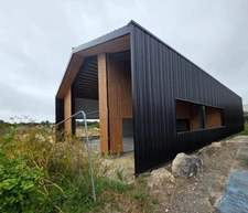 ST-PIERRE D'OLERON (17), A Louer emplacement N°1, Grand Bâtiment commercial neuf 396m² sur terrain 1.250m² 