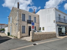 ST PIERRE D'OLERON (17) emplacement N°1 rue commerçante FdC boutique mixte & Murs 513m² + maison fonction cour  