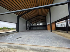 ST-PIERRE D'OLERON (17), A VENDRE emplacement N°1, Grand Bâtiment commercial neuf 396m² sur terrain 1.250m² 