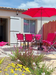 EXCLU CAPIFRANCE A Vendre ILE D'OLERON (17) en coeur village - Résidence para-hôtelière 11 meublés 3* proche plage   