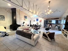 AV Propriété 21 pièces de 794m² sur terrain 3.331m² dont 407m² habitable, 200mt de l'Océan, ST PIERRE D'OLERON (17)
