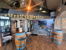 ST-PIERRE D'OLÉRON, emplacement N°1, A Vendre Bar à bières et Tapas d'ambiance esprit Pub irlandais