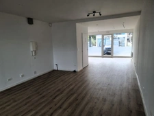 Dpt Charente Maritime (17), A Louer ST-PIERRE D'OLERON idéalement située en cœur de ZAE Local commercial de 48m² 
