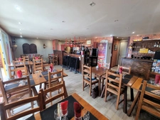 CHARENTE-MARITIME (17) proche MARENNES à vendre le Fonds de commerce d'une charmante PIZZERIA très réputée.  