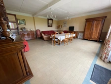 Maison en pierre en bon état avec dépendance 85500€