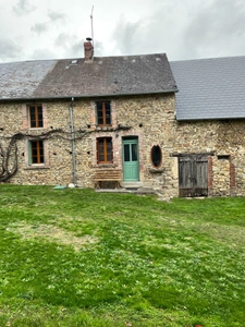 Maison de village avec assainissement aux normes validé !  69000€ à saisir
