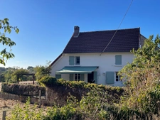 Maison de campagne rénovée avec splendide vue campagne 153000€
