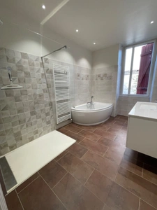 Maison de caractère en pierre, dépendances, accès rivière, 199500€ !