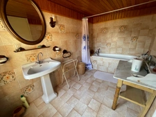 Maison à rénover plus maisonnette 58000€ à saisir!  BUSSIERE DUNOISE (23)
