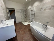 Maison de caractère en pierre, dépendances, accès rivière, 199500€ !