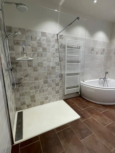Maison de caractère en pierre, dépendances, accès rivière, 199500€ !