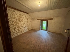 Maison de village avec assainissement aux normes validé !  69000€ à saisir
